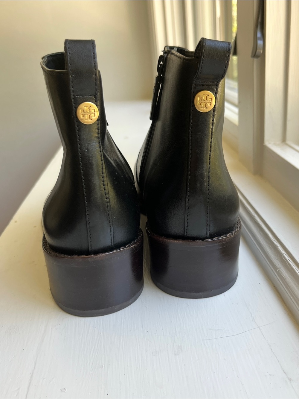 Tory Burch Black Leather Chelsea Ankle Boot size 8.5